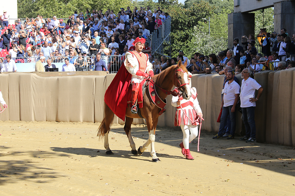 -513- CorteoStorico.jpg